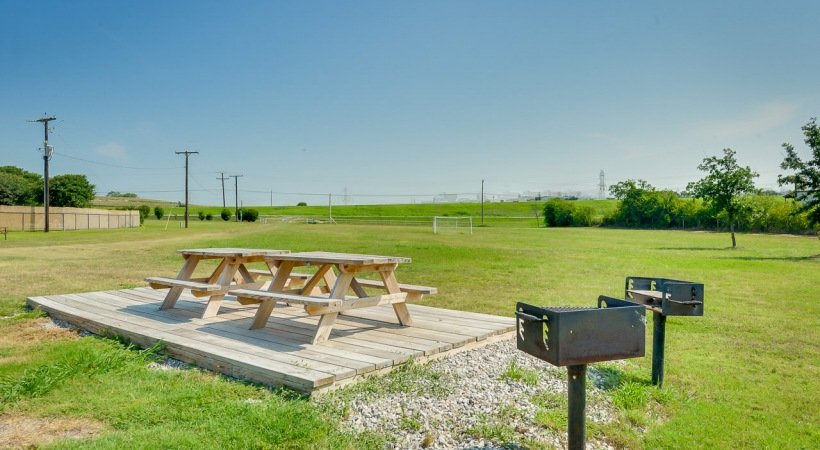 Cowtown RV Park (Aledo, Texas) photo