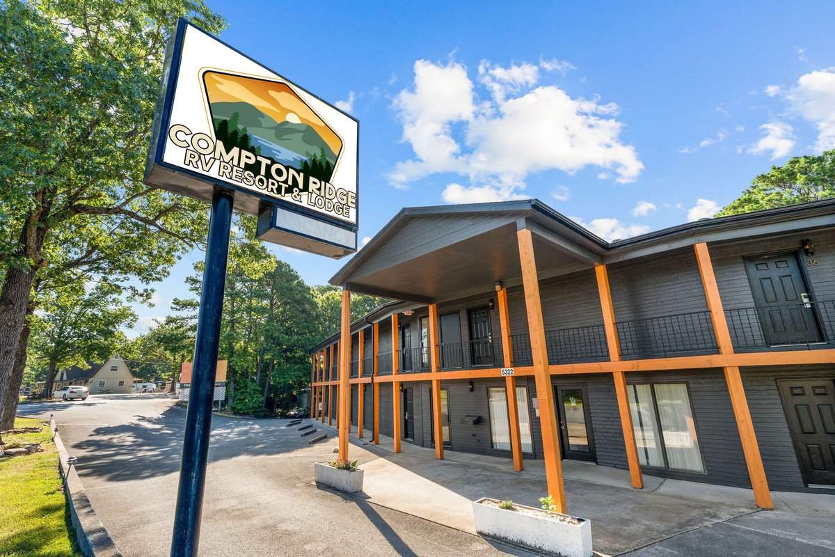 Compton Ridge RV Park and Lodge (Branson, Missouri) photo