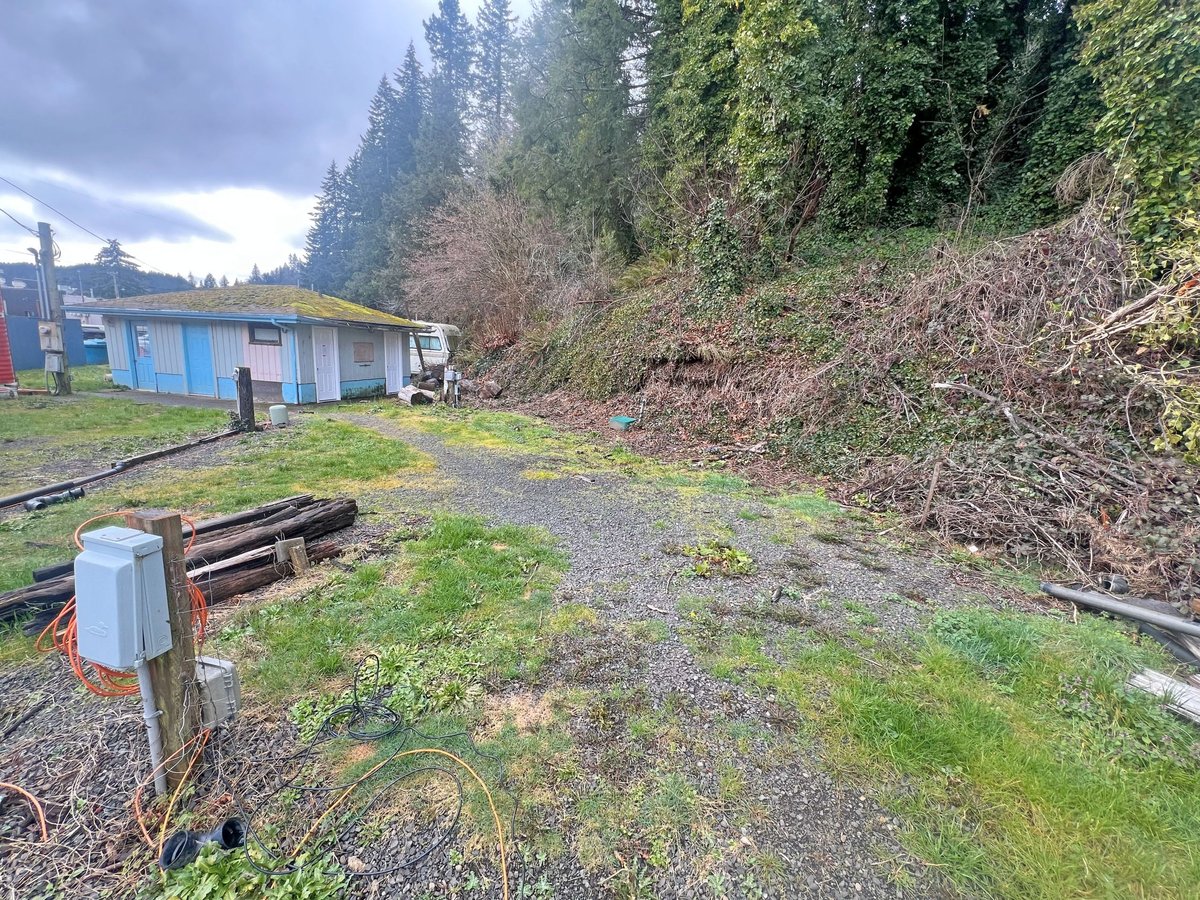 Tidewater Mobile Home and RV Park (Toledo, Oregon) photo