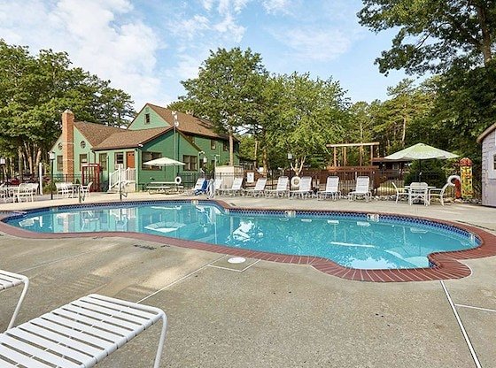 Space City Ellington (Webster, Texas) photo