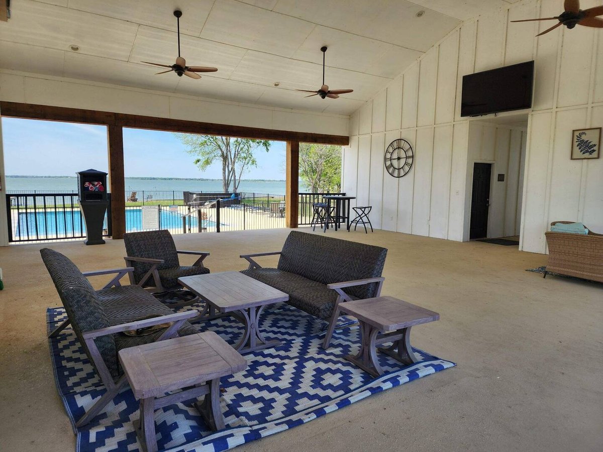 Peninsula Point RV & Tiny Home Luxury Resort (Kerens, Texas) photo