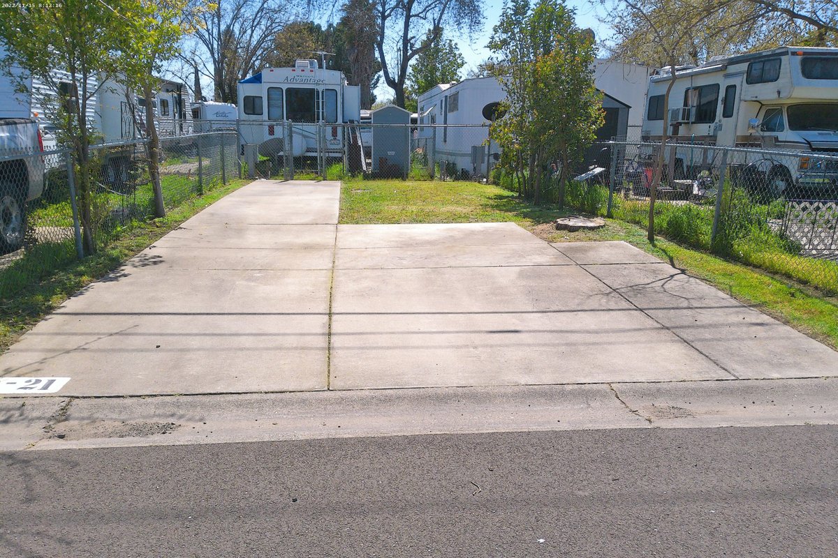 McClellan Mobile Home & RV Park (North Highlands, California) photo