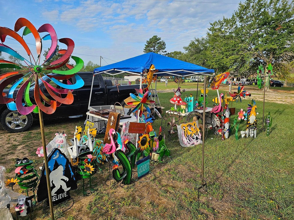 Bonnie & Clyde Trade Days & RV Park