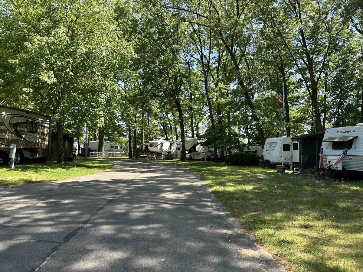 Oak Shores Campground (Decatur, Michigan) photo