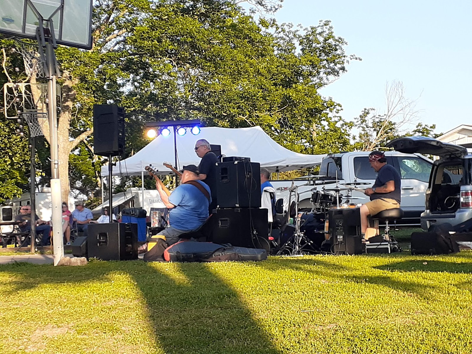 Lakewood Village MH & RV Park