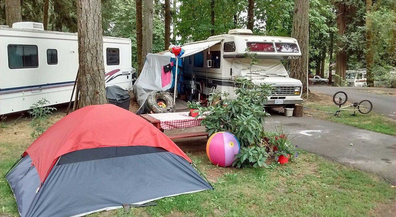 Lewis River RV Park and Country Store