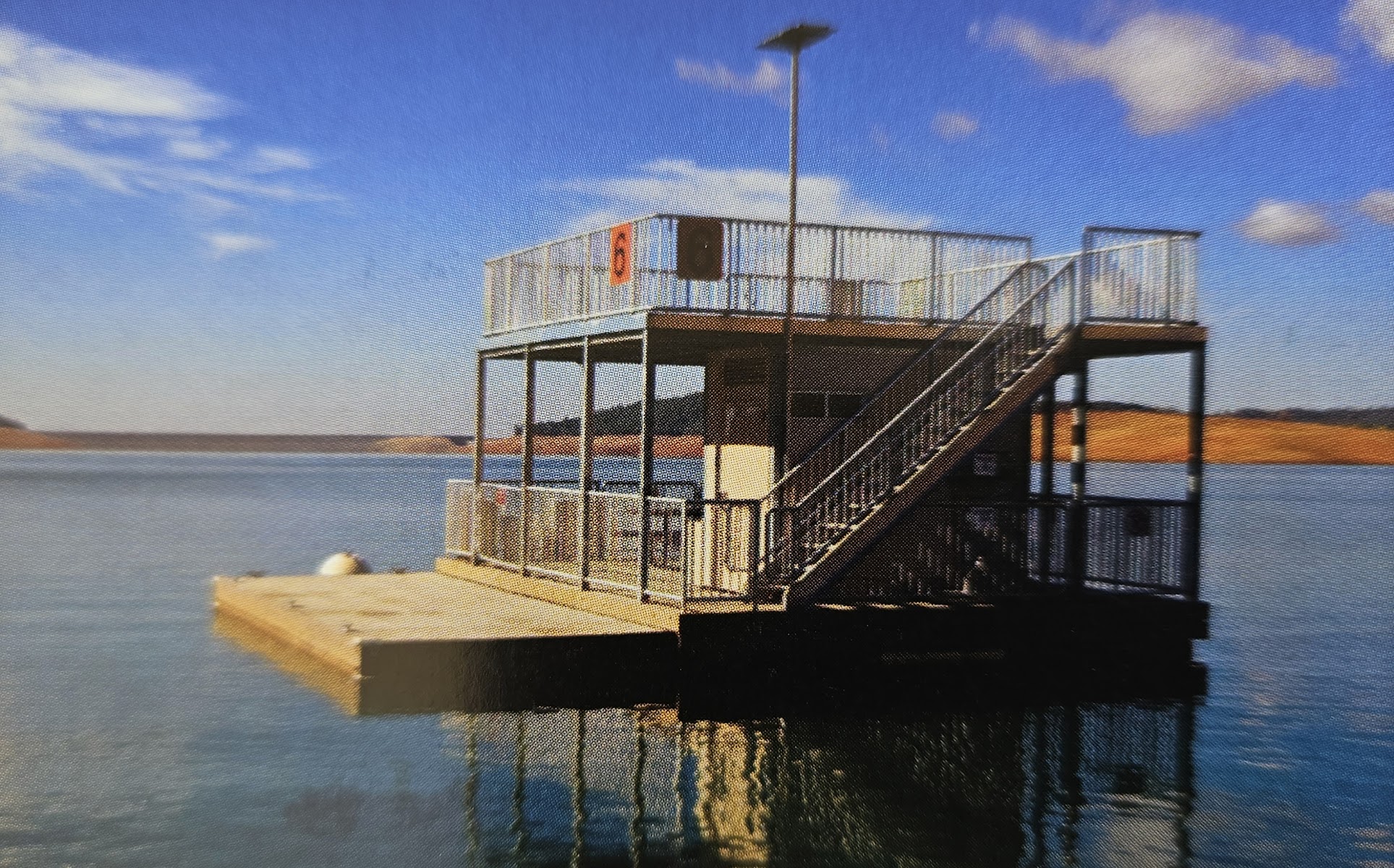 Lake Oroville's Floating Campsites