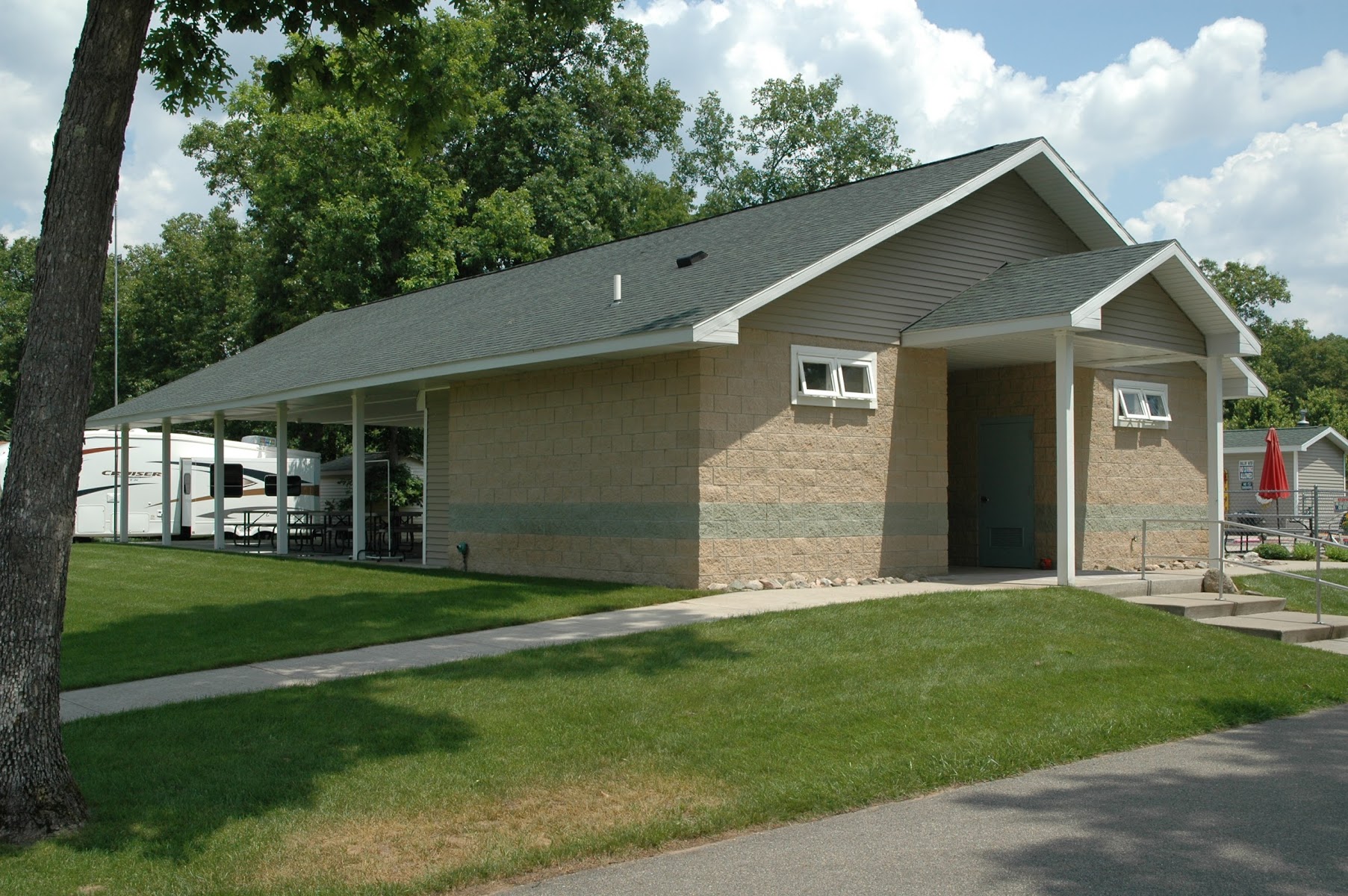 Pere Marquette Oaks RV Resort