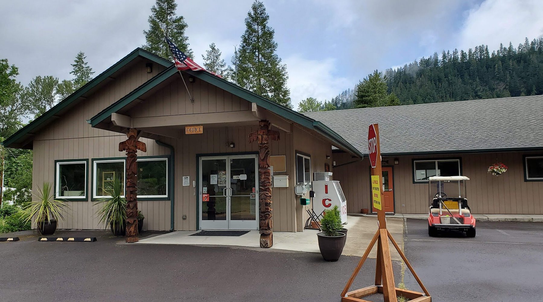 Casey's Riverside RV Park