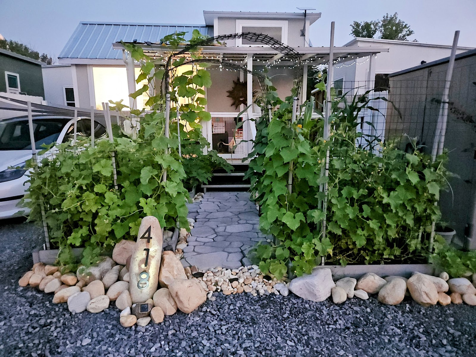 R & R's Modern Retreat