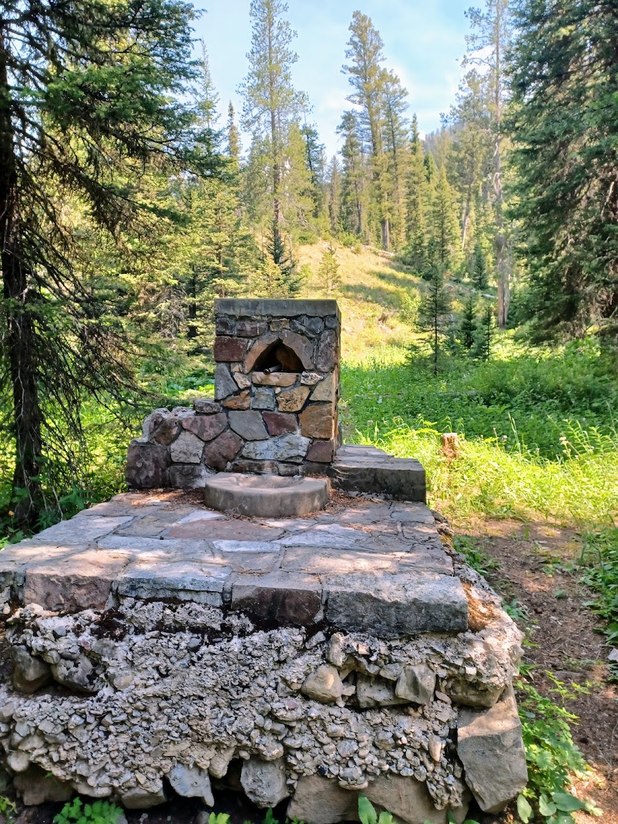 Cottonwood Lake Group Campground