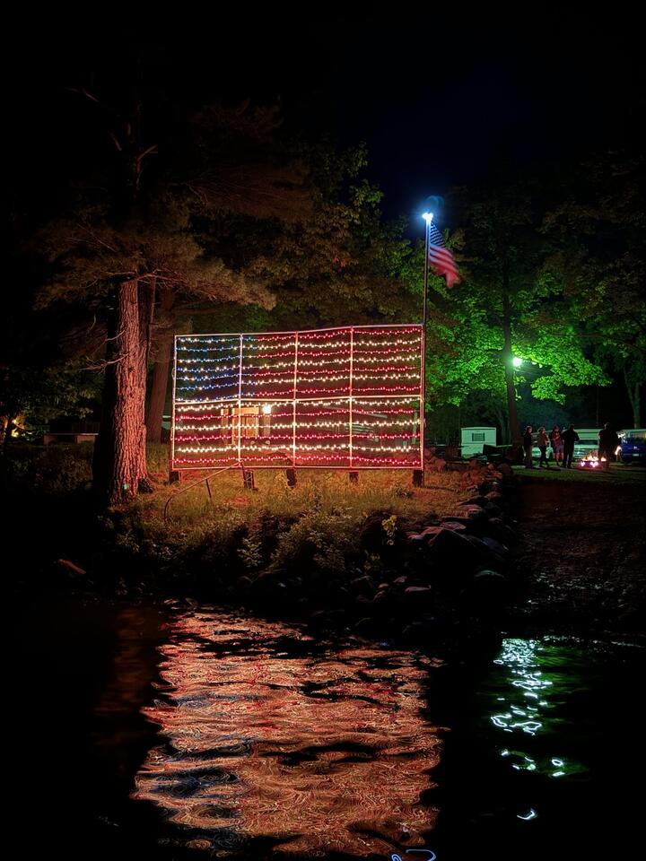 Water's Edge Resort On Farm Island Lake