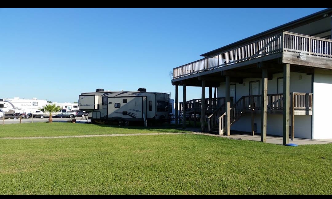 Louis' RV Park & Cabins