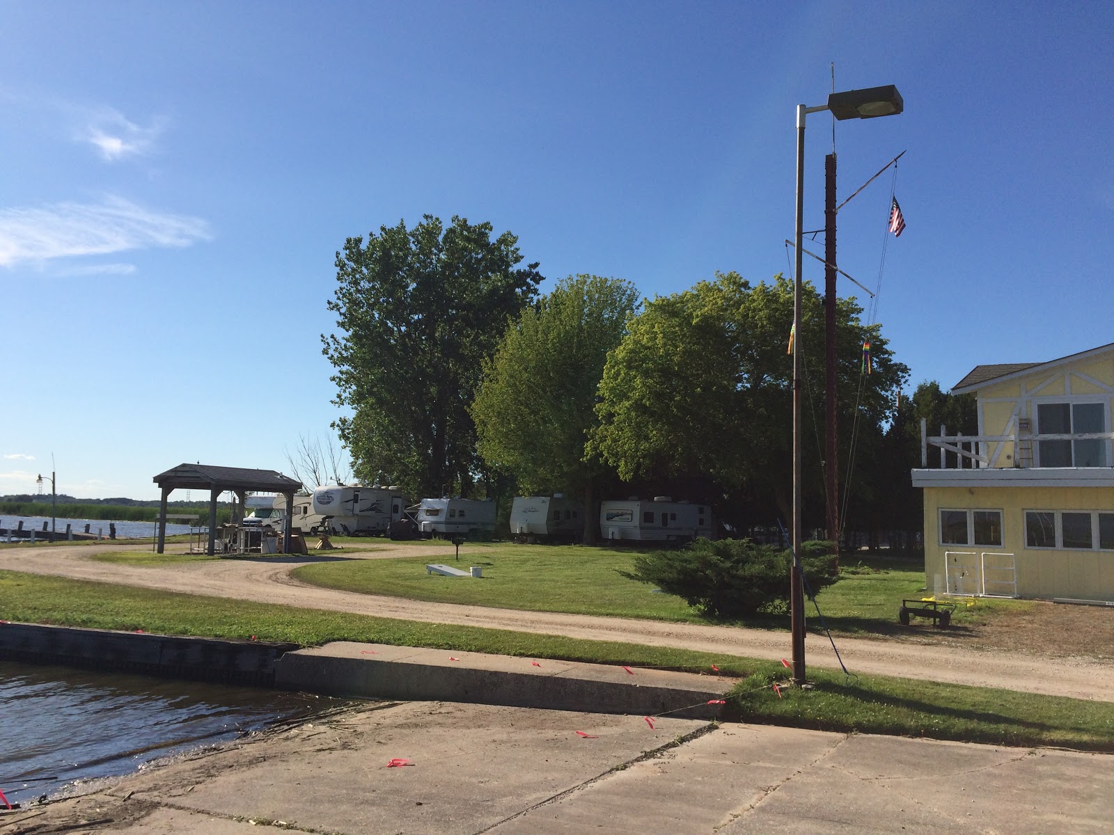 Scenic River Stop-N-Dock RV Park & Marina