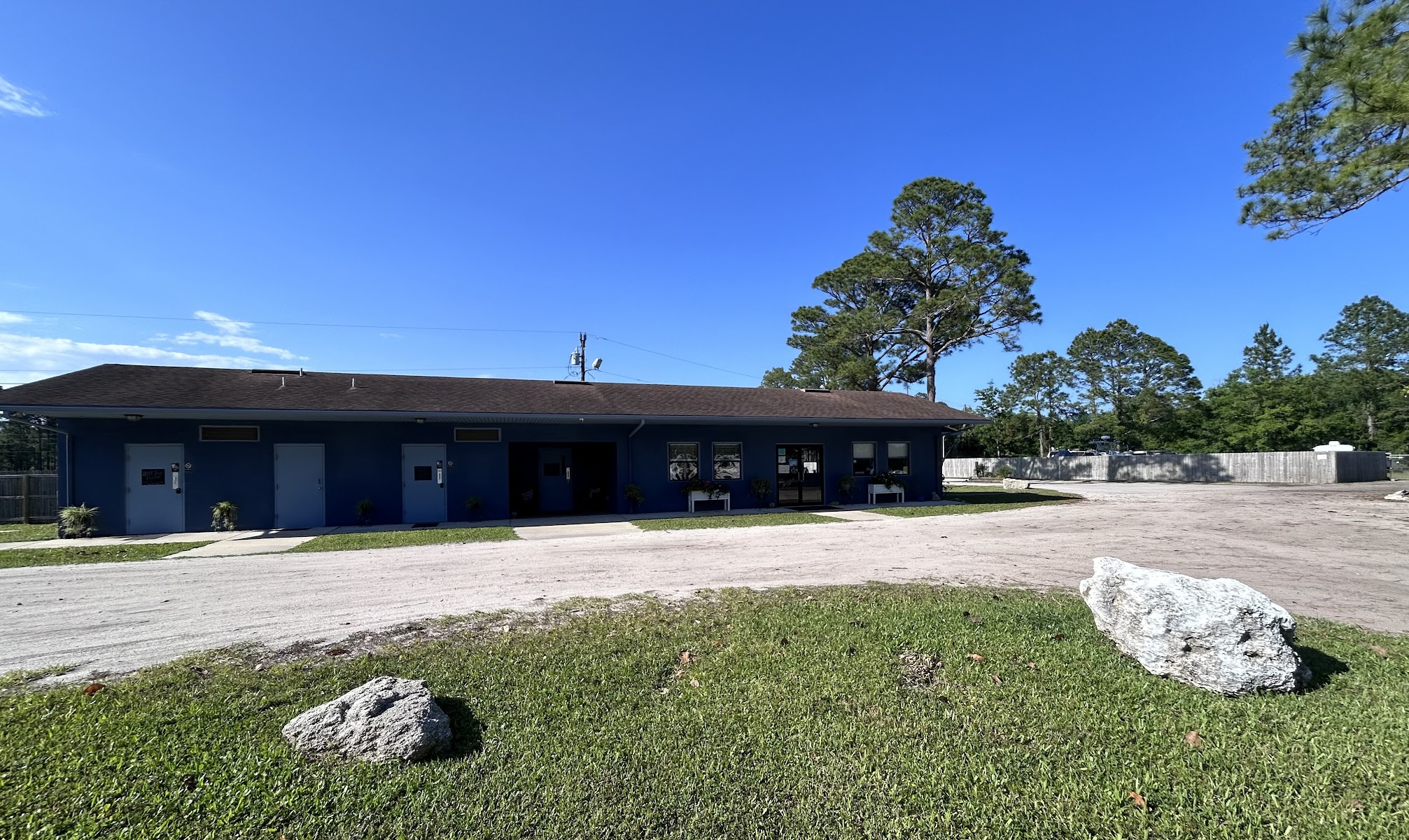 Smiling Gator RV Park and Storage