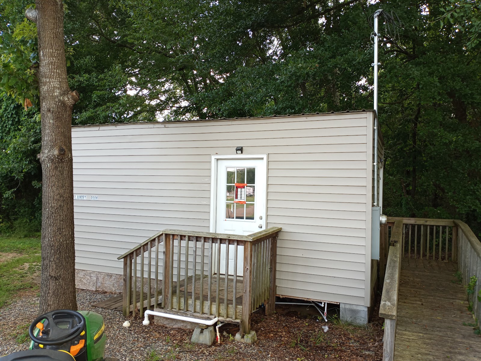 Country Court RV Park and Motel