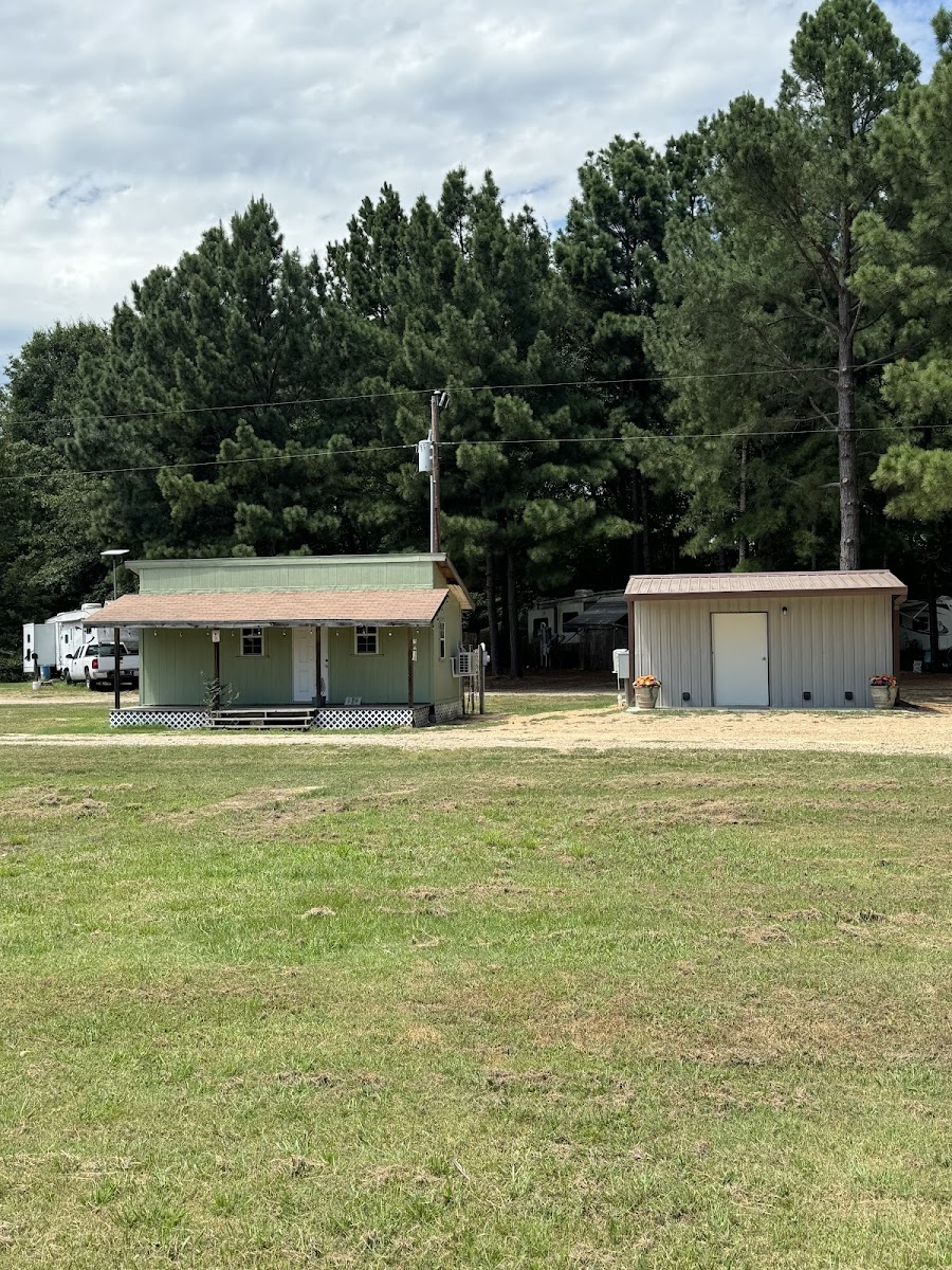 DW's Lakeside RV Park