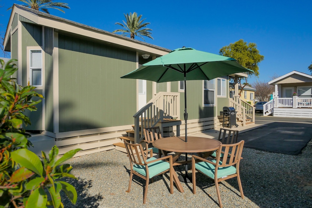 Golden Village Palms RV Resort