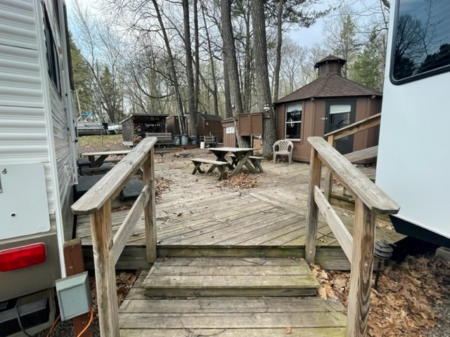 Lincolnwood Resort & Bar