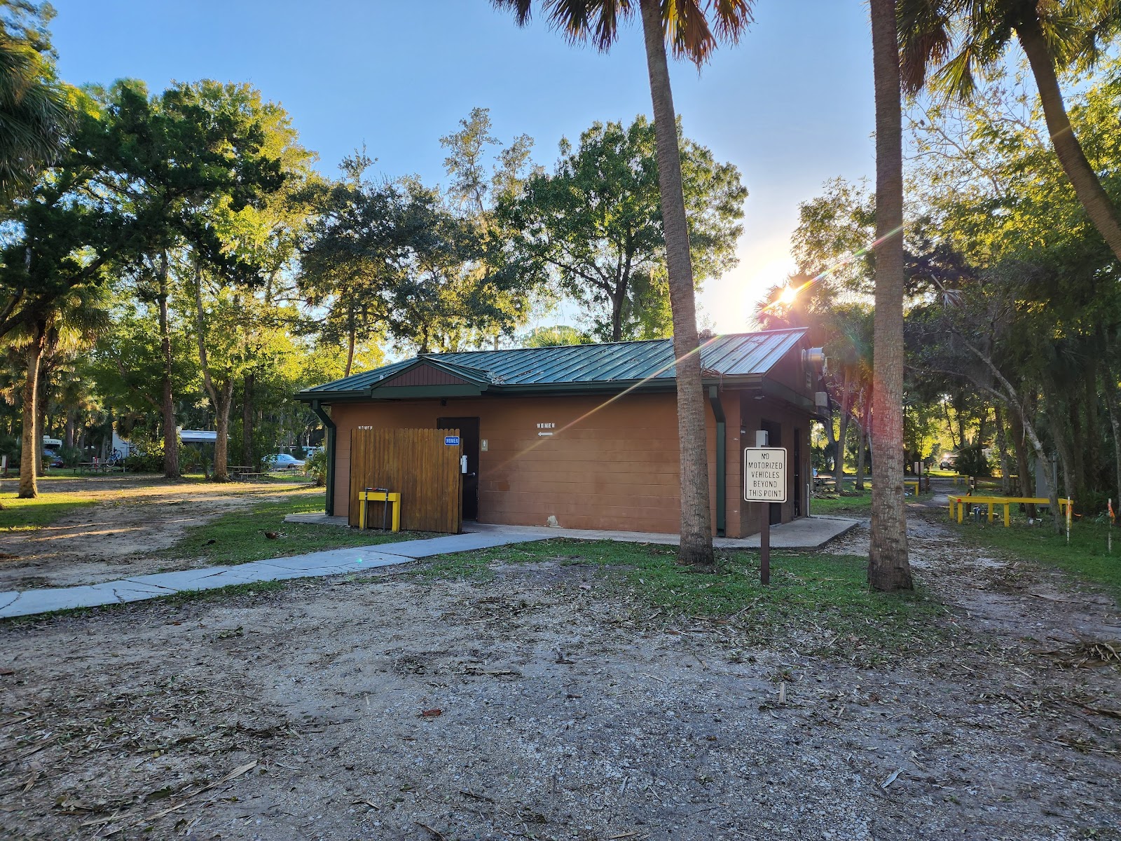 Manatee Hammock Campground