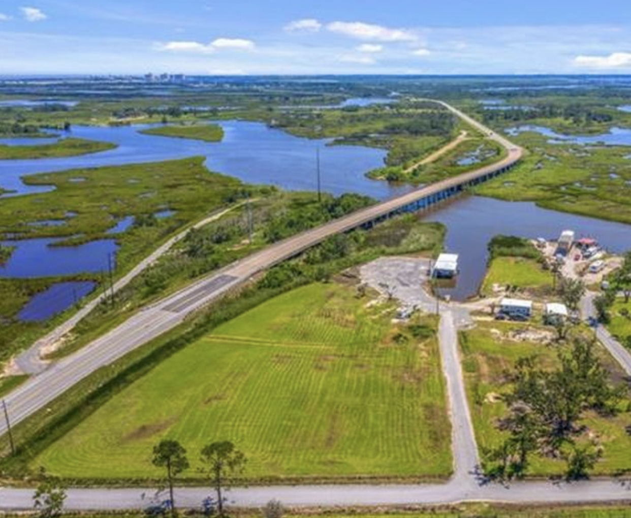 Bayou Oaks Resort & Marina