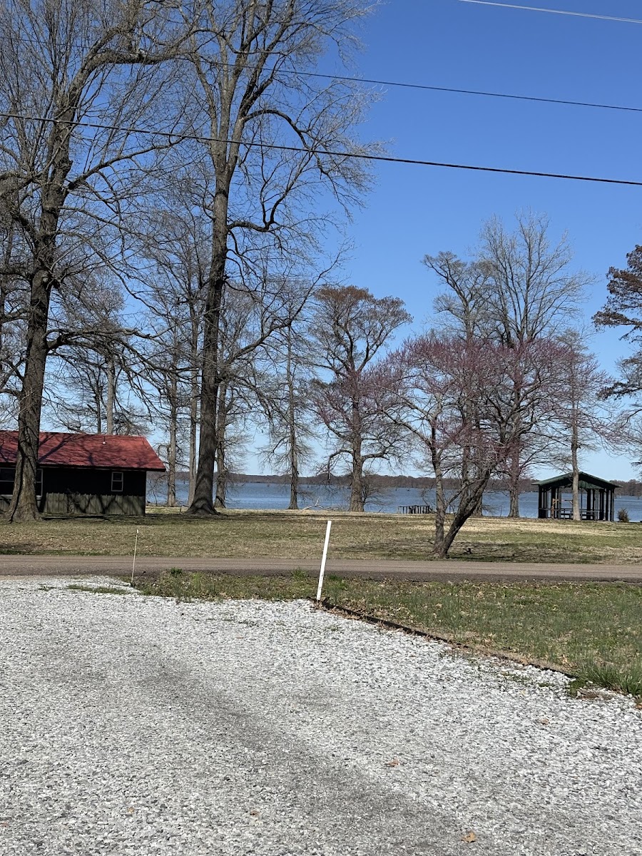 R & D Lakeside Campground
