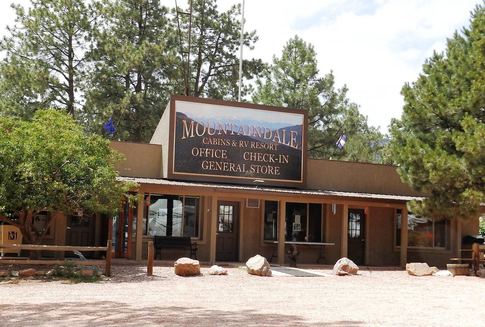 Mountaindale Cabins & RV Resort