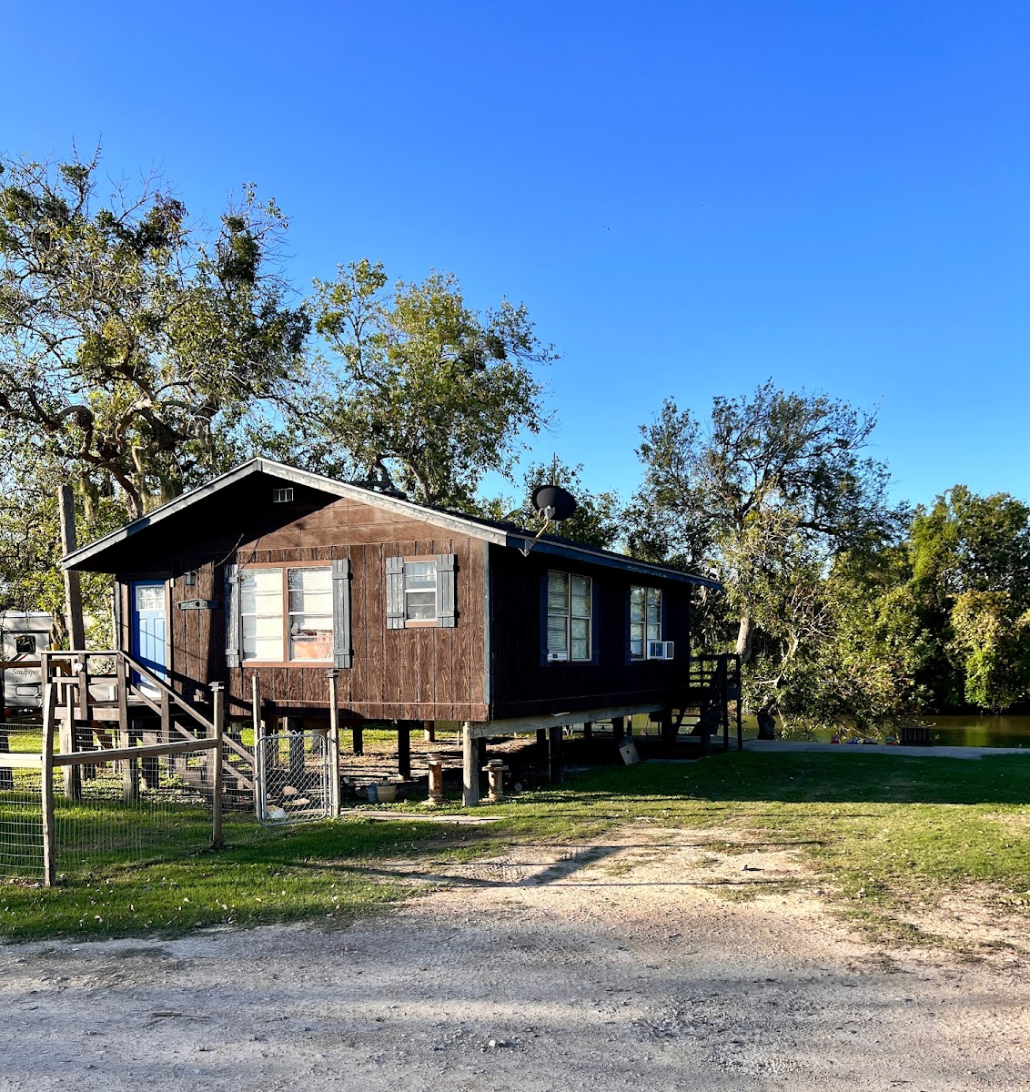 Papa & Maga's Calhoun's Riverside RV Retreat