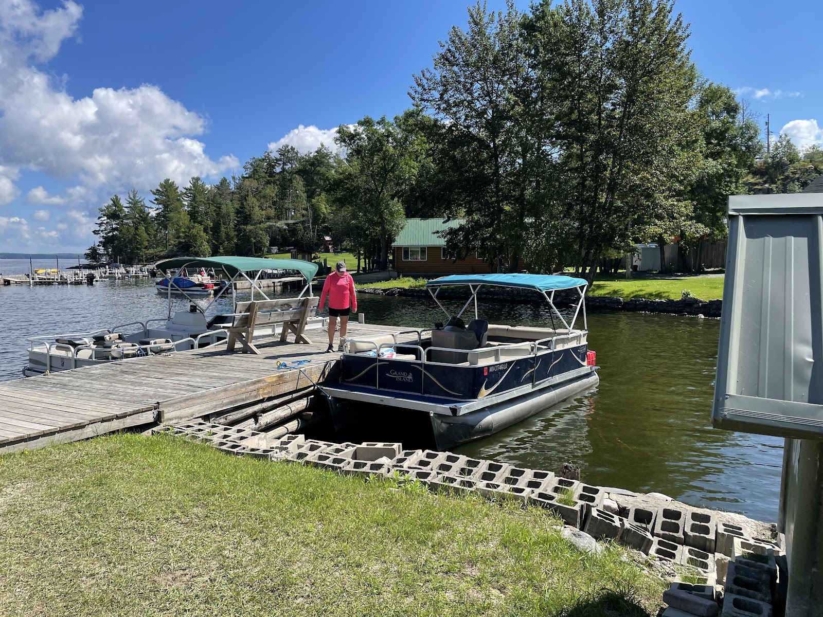 Voyageurs Sunrise Resort & Campground