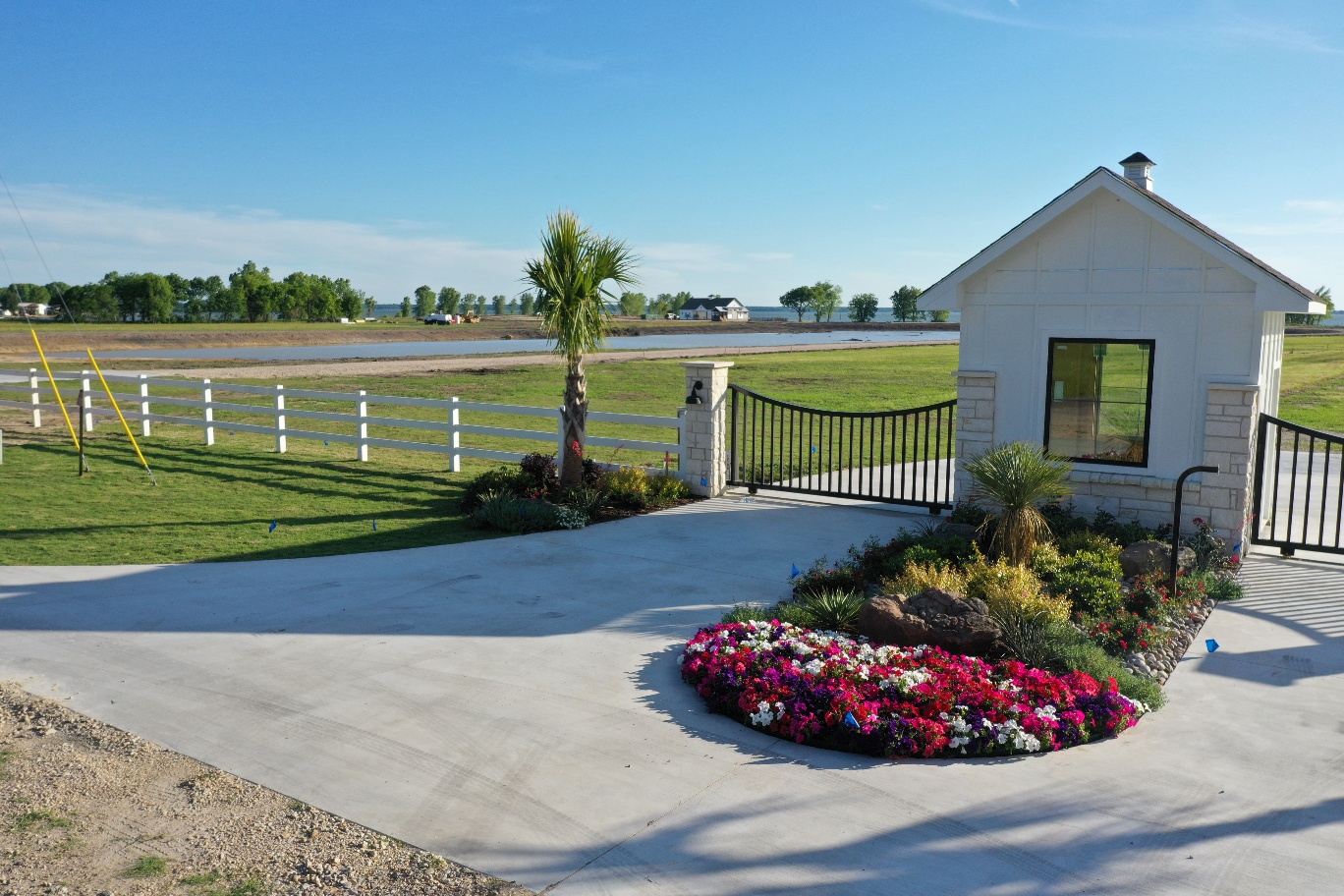 Peninsula Point RV & Tiny Home Luxury Resort - Kerens, TX