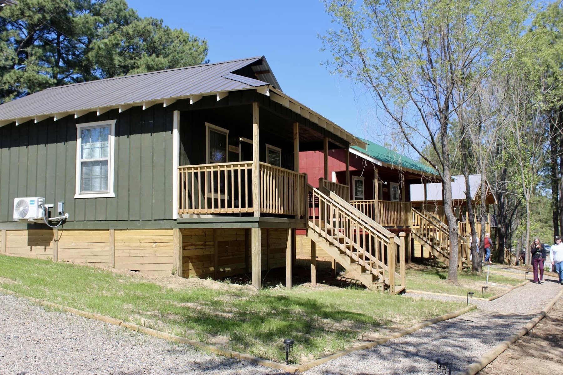 Big Pines RV Escape - Cabins & RV