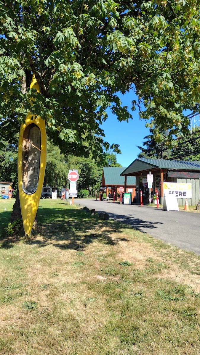 RiversEdge Lodge & RV Park