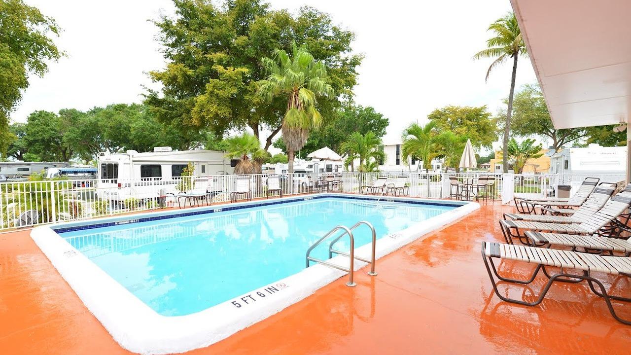 Encore Sunshine Holiday