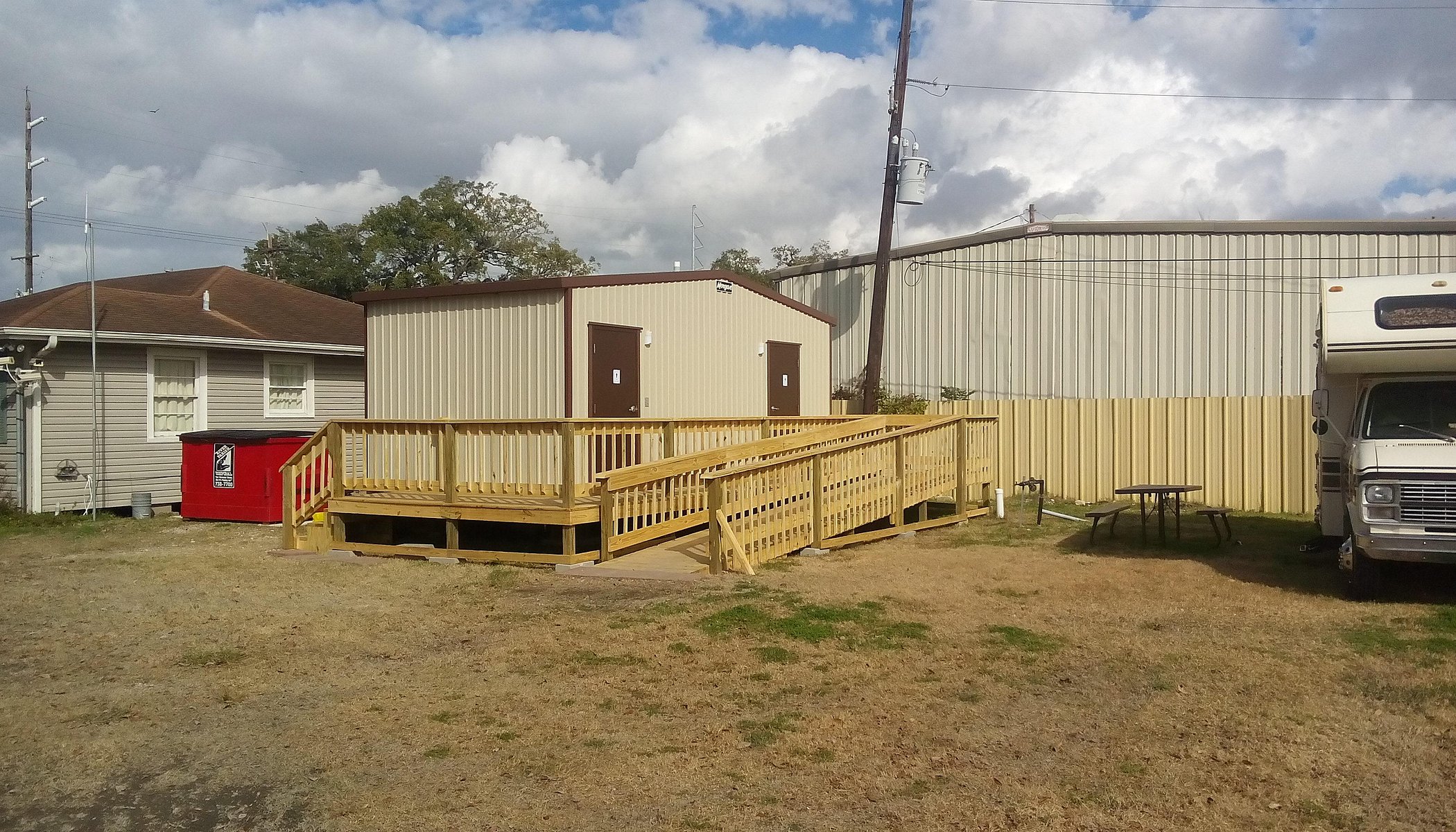 Three Oaks & a Pine RV Park