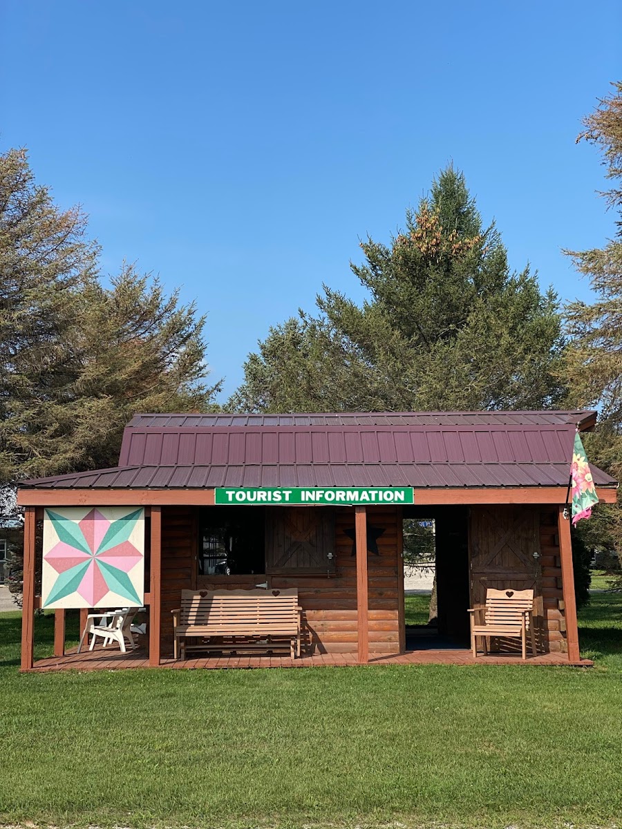 Shipshewana North Park Amish Log Cabin Lodging & Campground