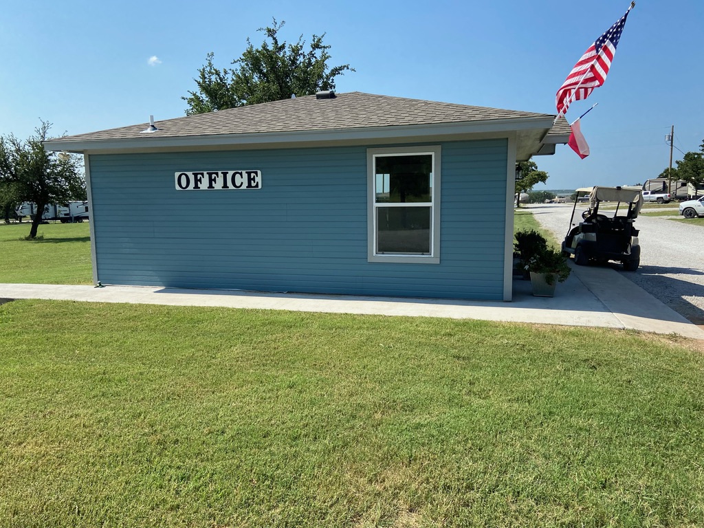 Wandering Oaks RV Resort