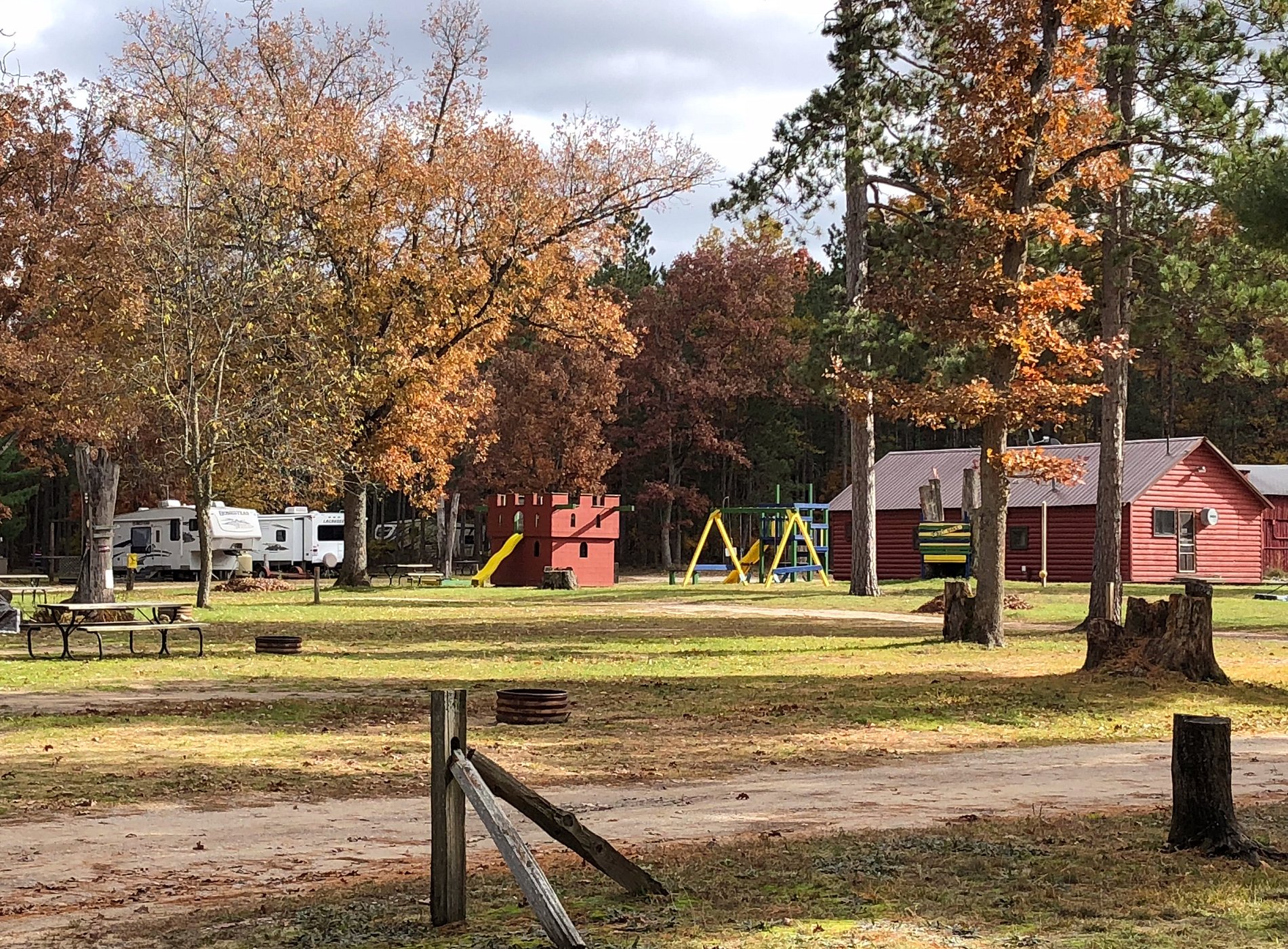 Twin Oaks Campground & Cabins