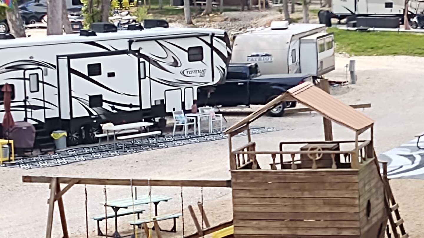 2BEACHES RV PARK