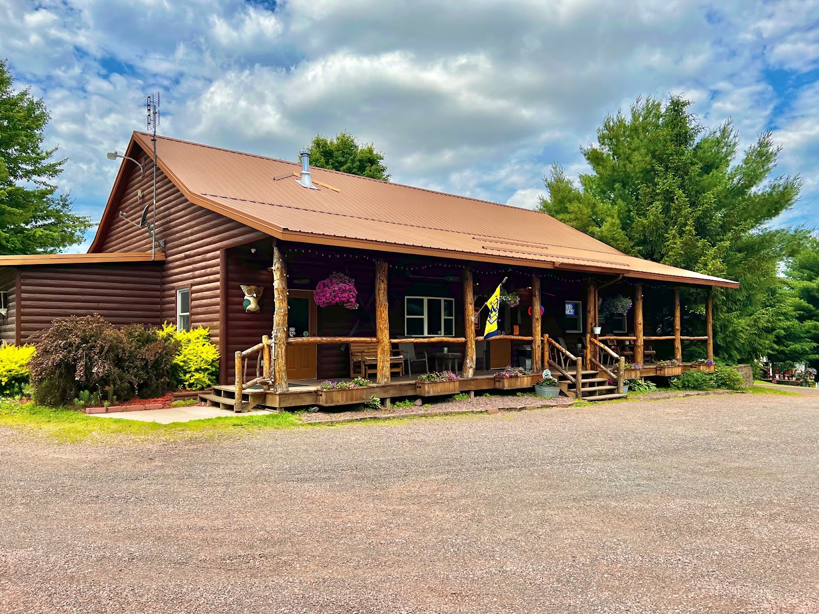 Buck 'n Beam's Social House & Campground