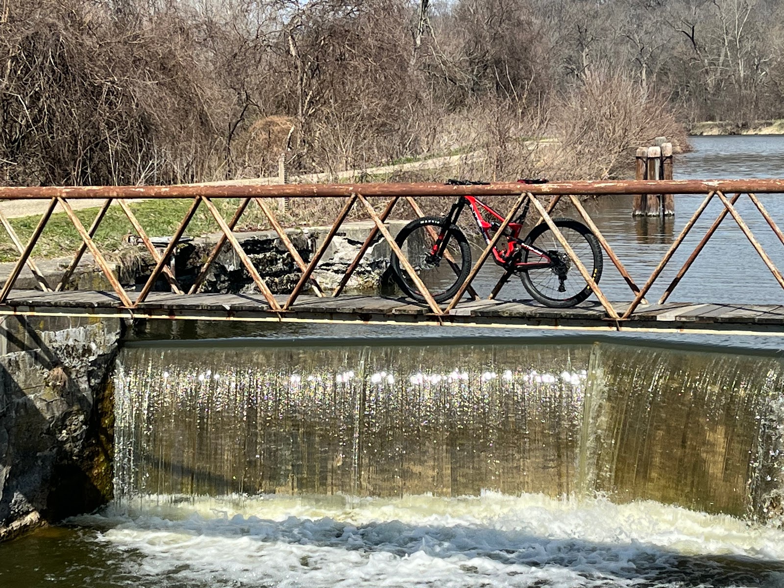 Hennepin Canal Lock 11 - campground